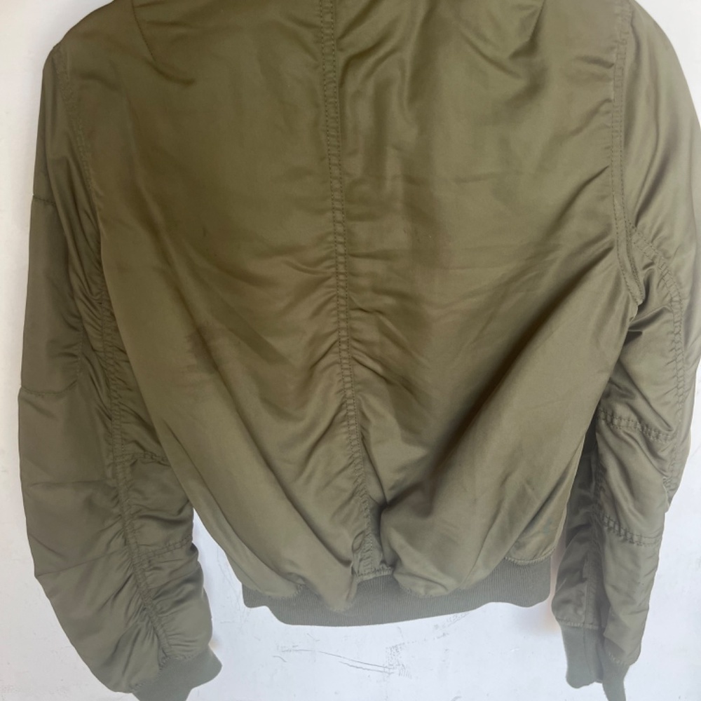 Multiple Jackets - Picture 11 of 16